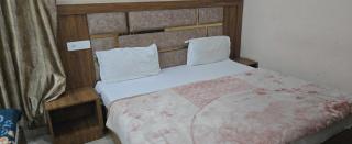 POP 84118B Hotel Paras Inn - 0