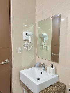 CONDOTEL - Across NAIA T3 Airport with WIFI - 5