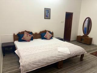 Timeless Grandeur An entire 3BHK with lawn - 8