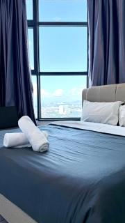 Big 3BR Home-City View-Prime Central Location - 9