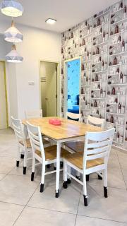 Big 3BR Home-City View-Prime Central Location - 2