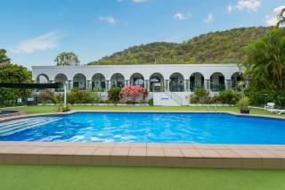 Unit 136 Amaroo Standard Twin Studio Apartment - 2