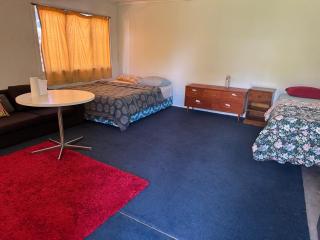Papamoa Budget Accommodation - 8