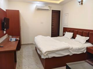 Hotel O Skyvilla Home Stay And Guest House - 2
