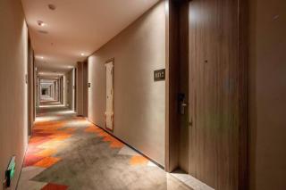 Borrman Hotel Korla Peacock River - 2