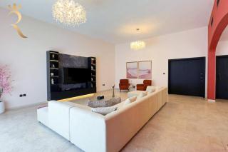 5BR Villa - Calm, Spacious Family Living - Abu Dhabi - 1