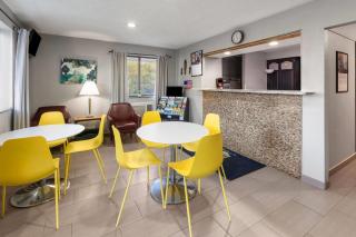 Super 8 by Wyndham Kent/Akron Area - 7