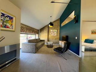 Glass Workshop Industrial Apartment Urban Living - 3