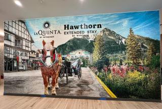 La Quinta Inn and Suites by Wyndham Leavenworth - 2