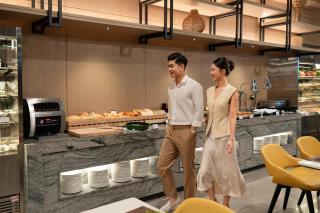 Courtyard by Marriott Danang Han River - 9