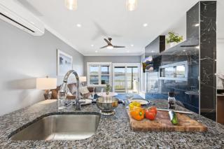 Riverside Retreat Waterfront Guest Suite - 8