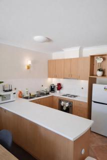 Luxurious apartment- pool- spa- walk to foreshore and town centre - 1