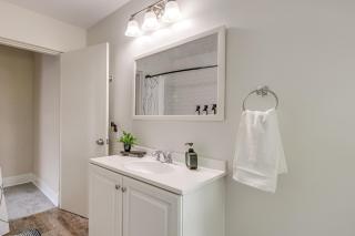 Quiet & Spacious Home Near Downtown - 5