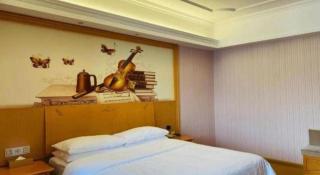 Vienna Hotel Guangdong Xinyi Jiaoyucheng River View - Xinyi - 9