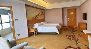 Vienna Hotel Guangdong Xinyi Jiaoyucheng River View - Xinyi - 8