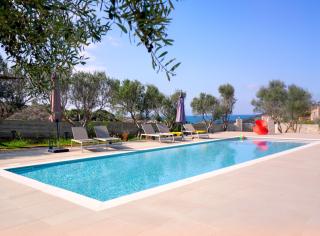 Niki Luxury Suites - 9