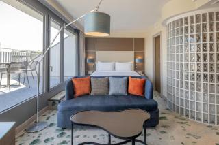 Hilton Geneva Hotel and Conference Centre - 2