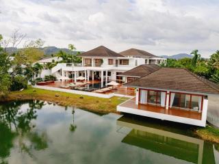 Luxurious 5Bedroom White Estate Villa Private Lake - 8