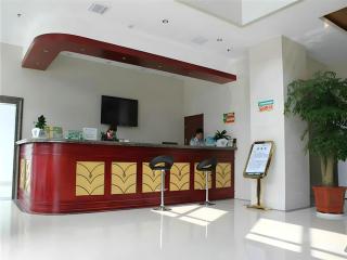 GreenTree Inn Rizhao Haiqu East Road Hotel - 9