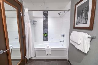 Sutton Place Hotel Revelstoke Mountain Resort - 6