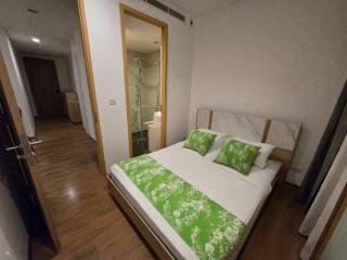 Charming 2 Bedroom Apartment in Heart of Phrom Phong - 1