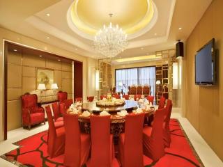 Regal Plaza Hotel & Residence Waigaoqiao - 5