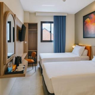 Front One Hotel Mesir Surabaya - 9