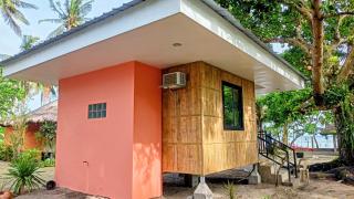 Suki Beach Resort Beachfront Cottage - 8