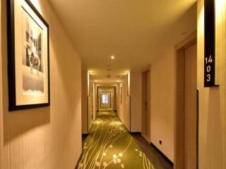 Echeng Hotel Liuzhou Central Plaza Pedestrian Street - 1