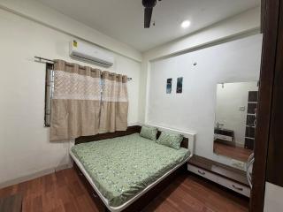 City Explorer Base Modern Design Prime Location - 8