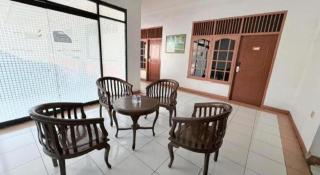 Hotel Huswah Airport - 1