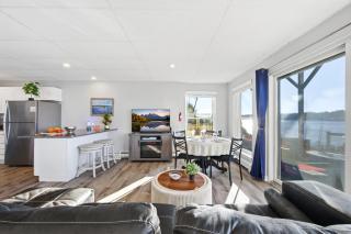 Riverside Retreat-Waterfront Walkout Apartment - 1