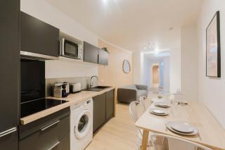 Lille Centre: 2bed 2bath apartment! - 4