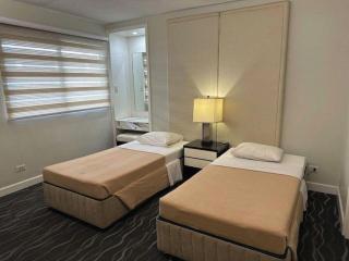 Amorsolo Mansion Hotel - 9