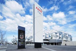 Urban Chic with Skyline Views 1 Free Parking - 8