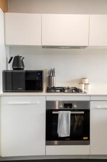 Urban Chic with Skyline Views 1 Free Parking - 3