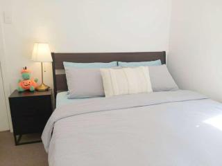 Private Double Room with Desk & Wardrobe 3 - 4