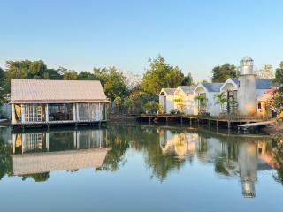 Cozy breezing countryside Pet - 8