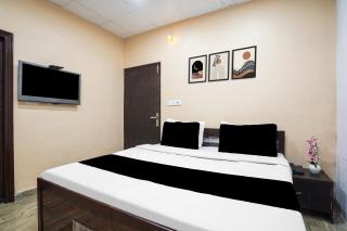 Collection O Burlton Park Jalandhar Formerly Hotel R1 Inn - 1