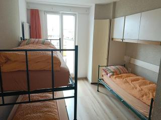 Adrenalin Backpackers Hotel - 8