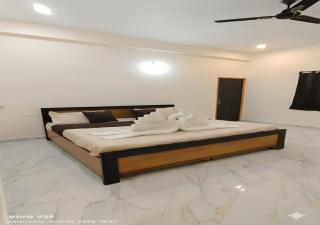 Hotel Pampa Sarovar - 0