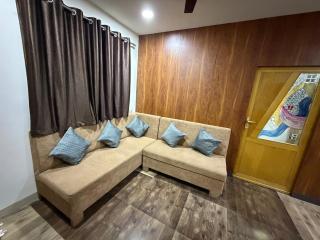 The Golden Hour Penthouse An Urban Sanctuary - 8