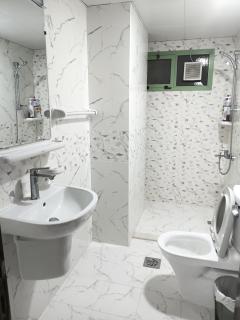 Everest Private Room in 1BHK Apartment - 2