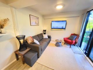 Patio Time on the Blue House Decks in Paihia - 8