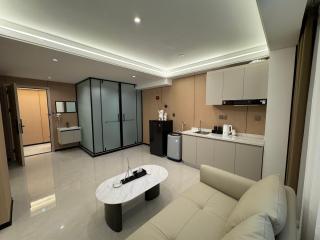 Four Seasons Hotel - 3