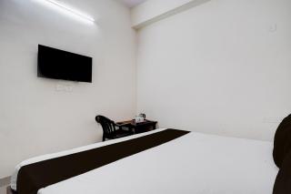 Hotel O by OYO Golden Blue - 2