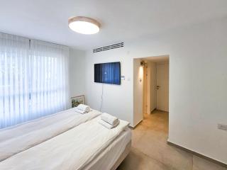 Family Friendly & Stunning Sea View by FeelHome - 1