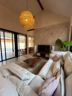 Villa Terra Quiet Luxury Villa with Pool and Garden - 0