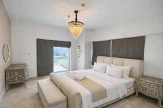 Charming Room Bath inside & Balcony - Dubai - 8