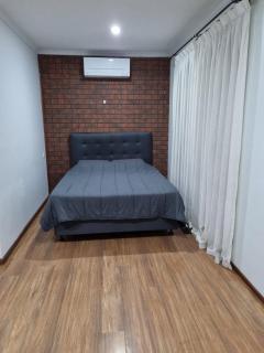 Guest Room in Kealba - 9